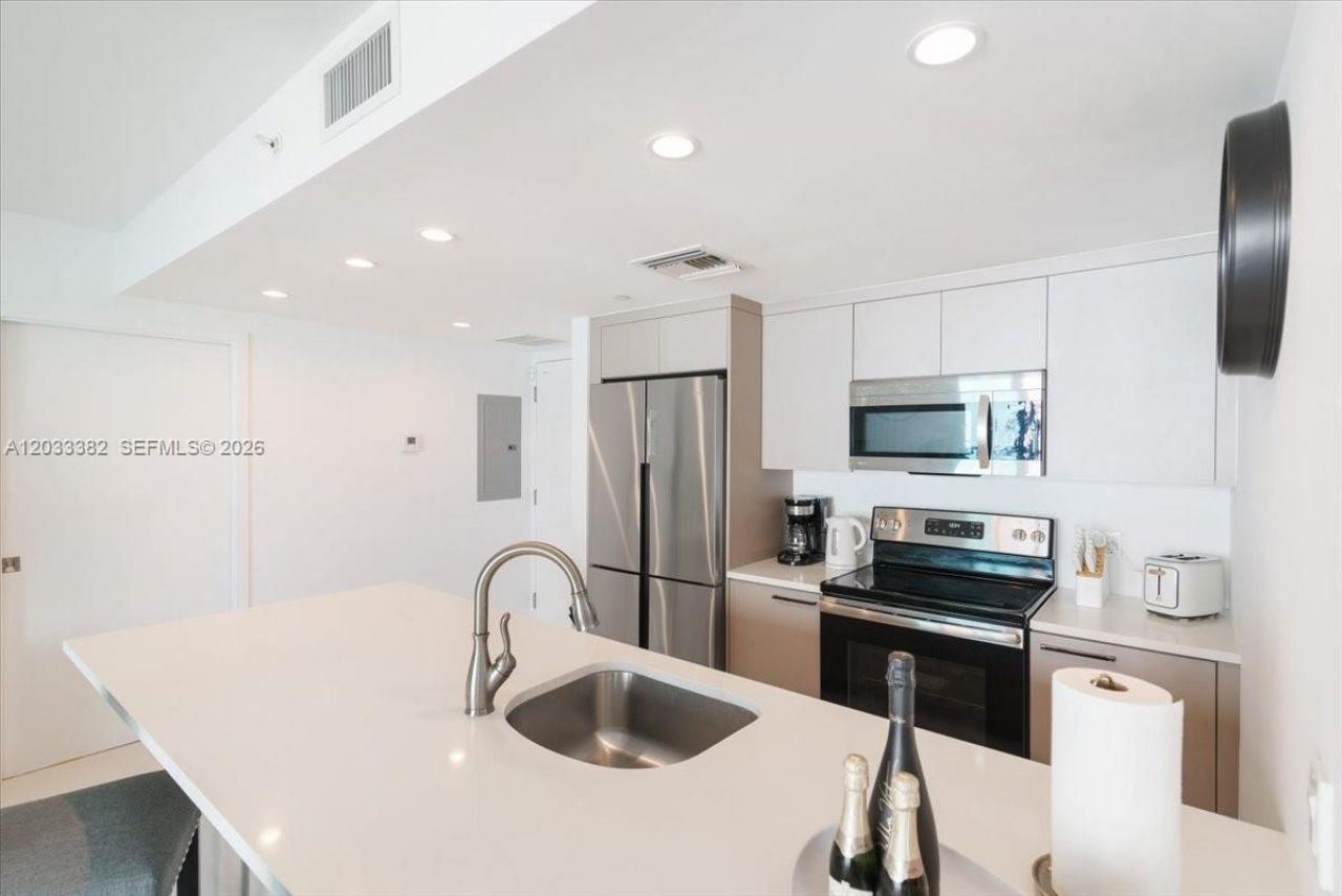 1150 101st St , Unit 502, Bay Harbor Islands, FL 33154 Photo