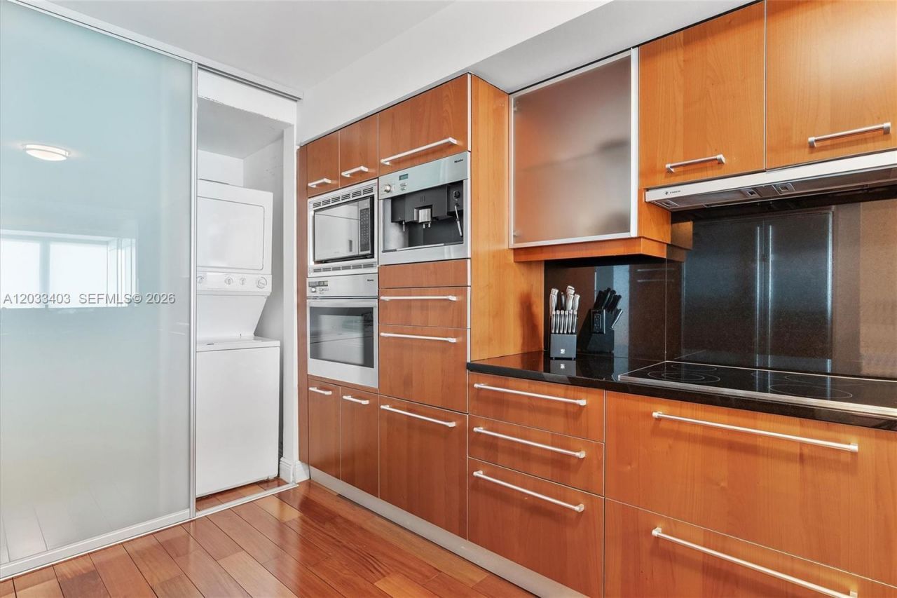 1331 Brickell Bay Dr , Unit 1409, Miami, FL 33131 Photo