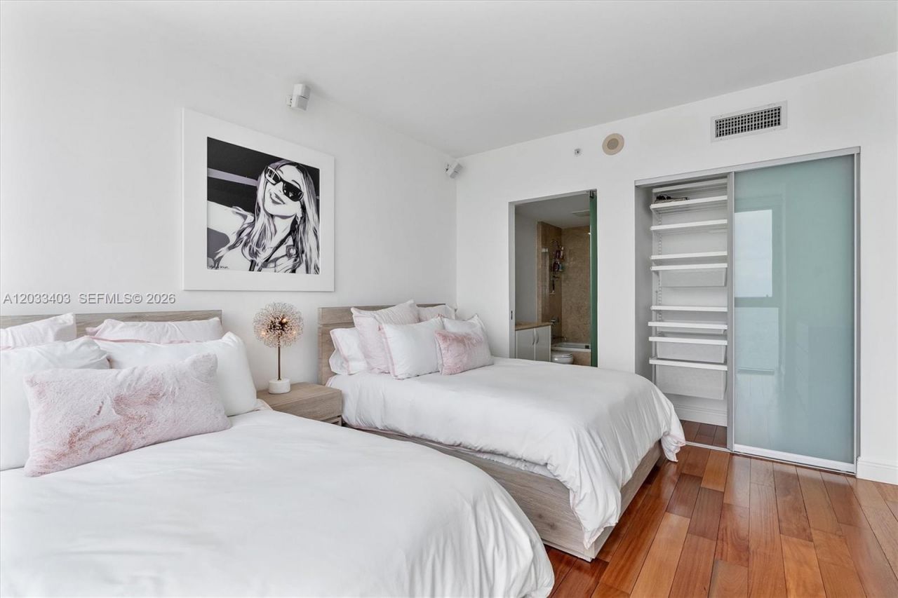 1331 Brickell Bay Dr , Unit 1409, Miami, FL 33131 Photo