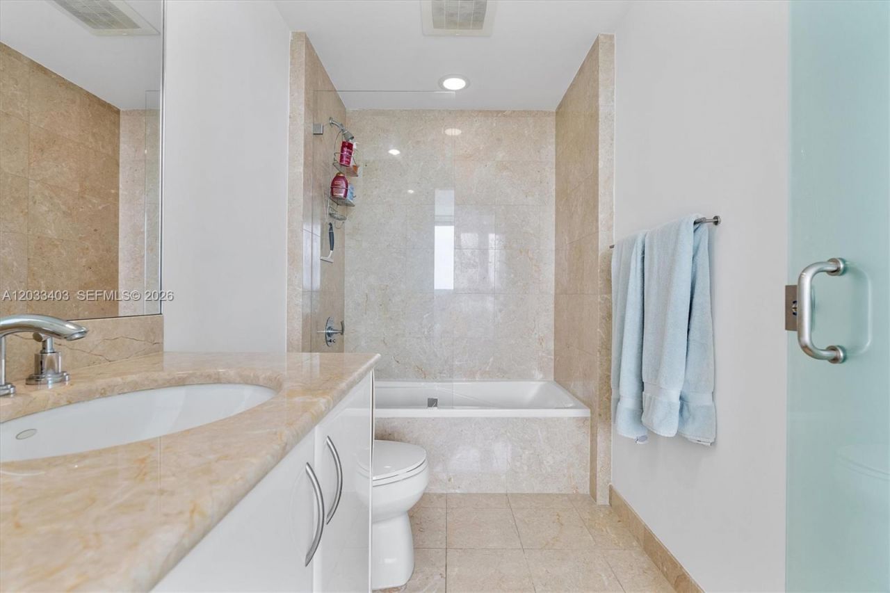 1331 Brickell Bay Dr , Unit 1409, Miami, FL 33131 Photo