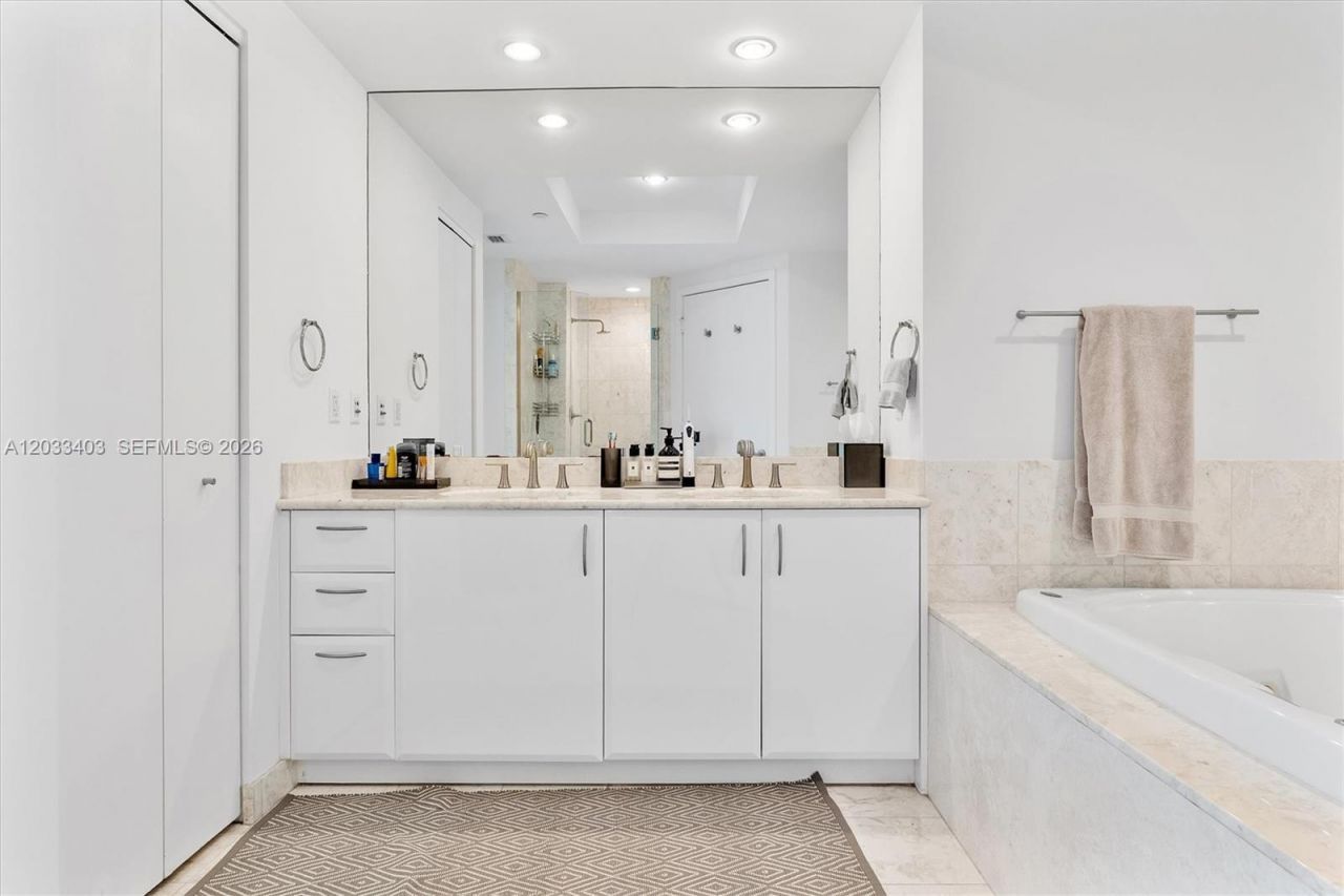 1331 Brickell Bay Dr , Unit 1409, Miami, FL 33131 Photo