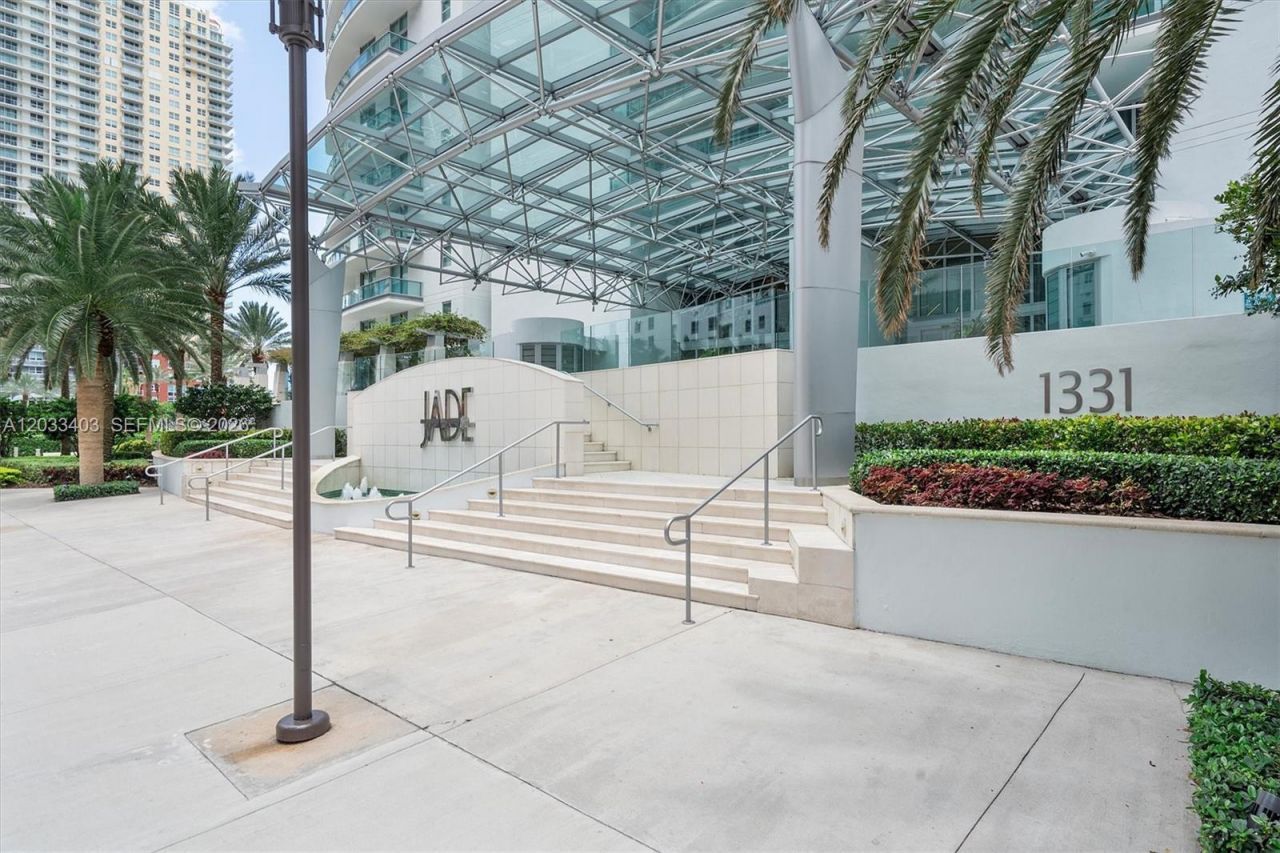 1331 Brickell Bay Dr , Unit 1409, Miami, FL 33131 Photo