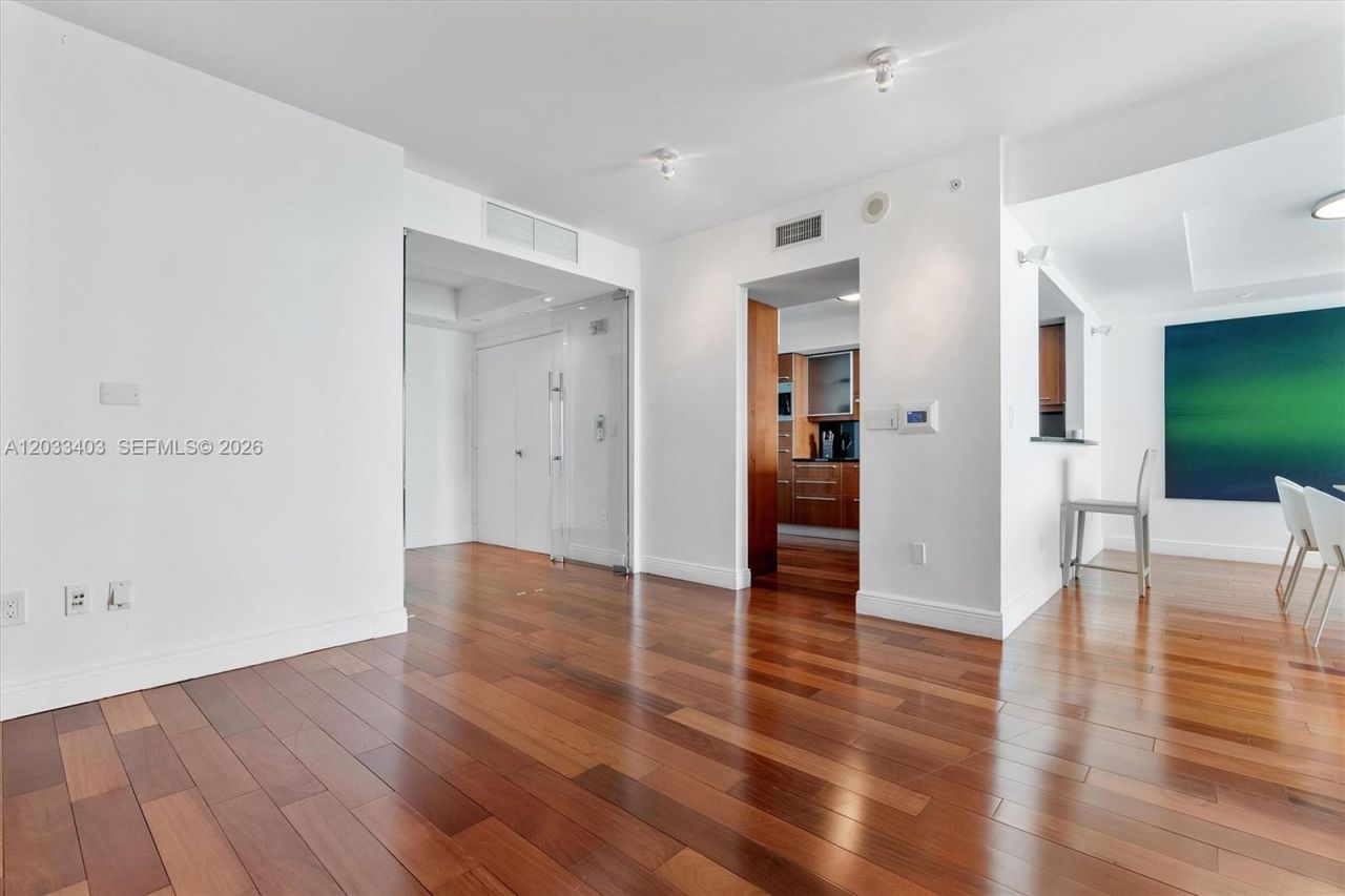 1331 Brickell Bay Dr , Unit 1409, Miami, FL 33131 Photo