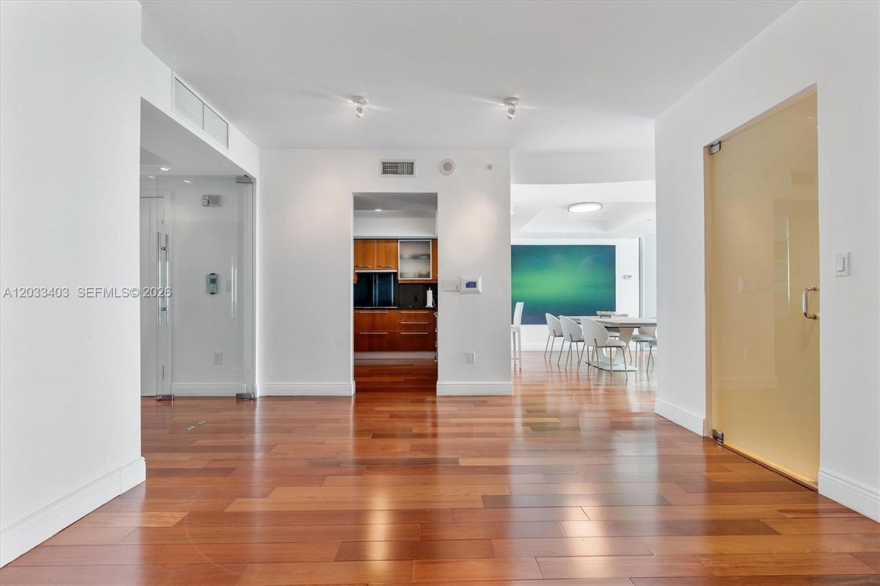1331 Brickell Bay Dr , Unit 1409, Miami, FL 33131 Photo