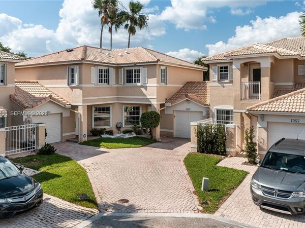 17079 NW 22nd St , Pembroke Pines, FL 33028