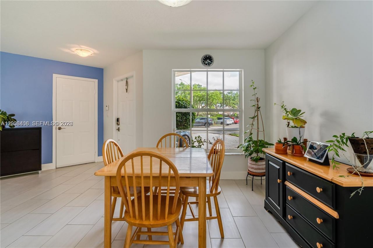 17079 NW 22nd St , Pembroke Pines, FL 33028 Photo