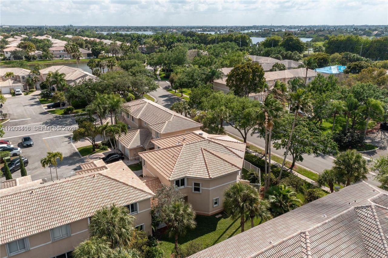 17079 NW 22nd St , Pembroke Pines, FL 33028 Photo