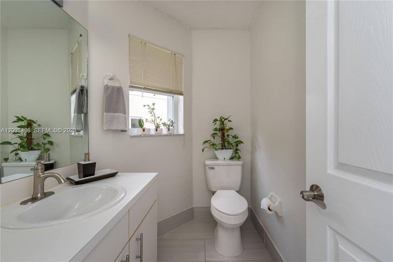 17079 NW 22nd St , Pembroke Pines, FL 33028 Photo