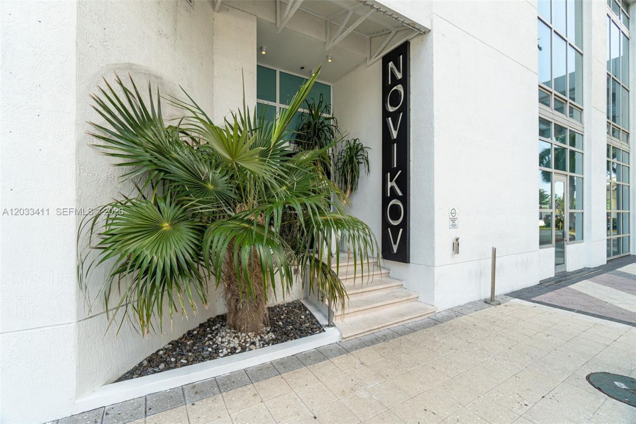 300 S Biscayne Blvd , Unit T-1411, Miami, FL 33131 Photo