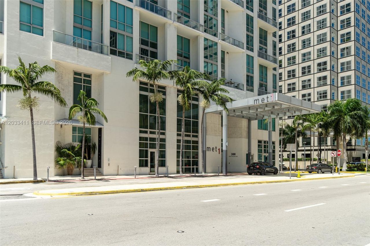 300 S Biscayne Blvd , Unit T-1411, Miami, FL 33131 Photo
