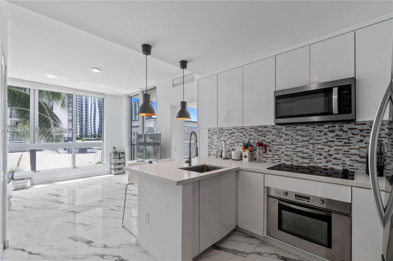 300 S Biscayne Blvd , Unit T-1411, Miami, FL 33131 Photo