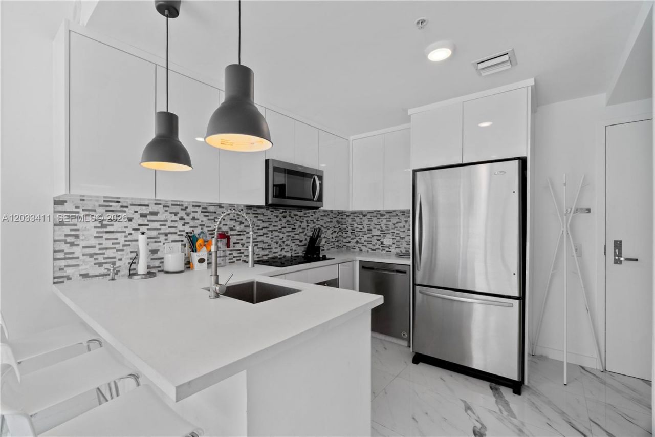 300 S Biscayne Blvd , Unit T-1411, Miami, FL 33131 Photo
