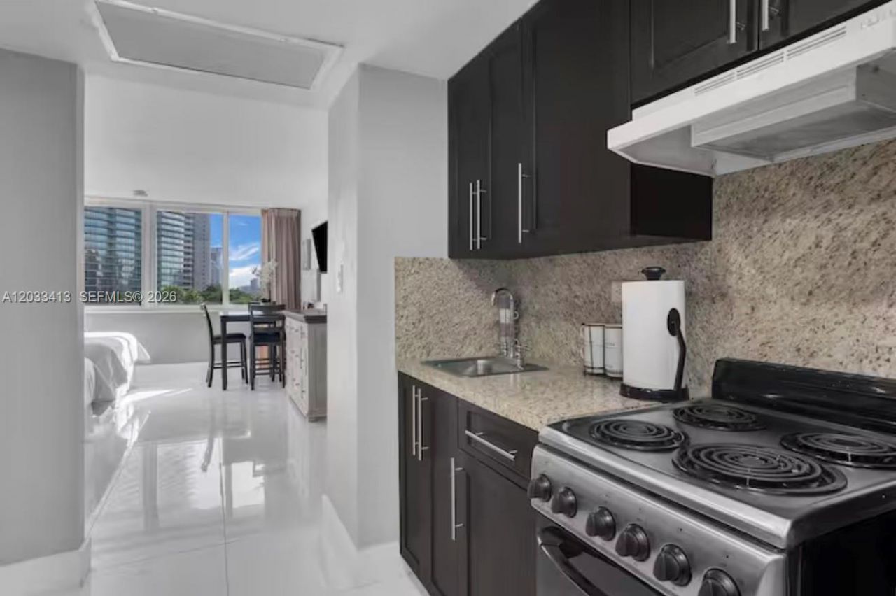 19201 Collins Ave , Unit 440, Sunny Isles Beach, FL 33160 Photo