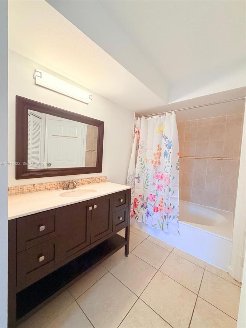 1280 S Alhambra Cir , Unit 1303, Coral Gables, FL 33146 Photo