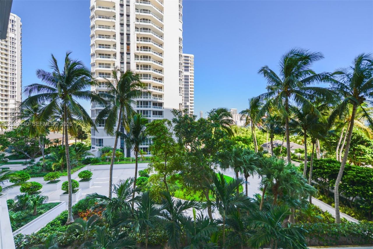 21050 Point Pl , Unit 702, Aventura, FL 33180 Photo
