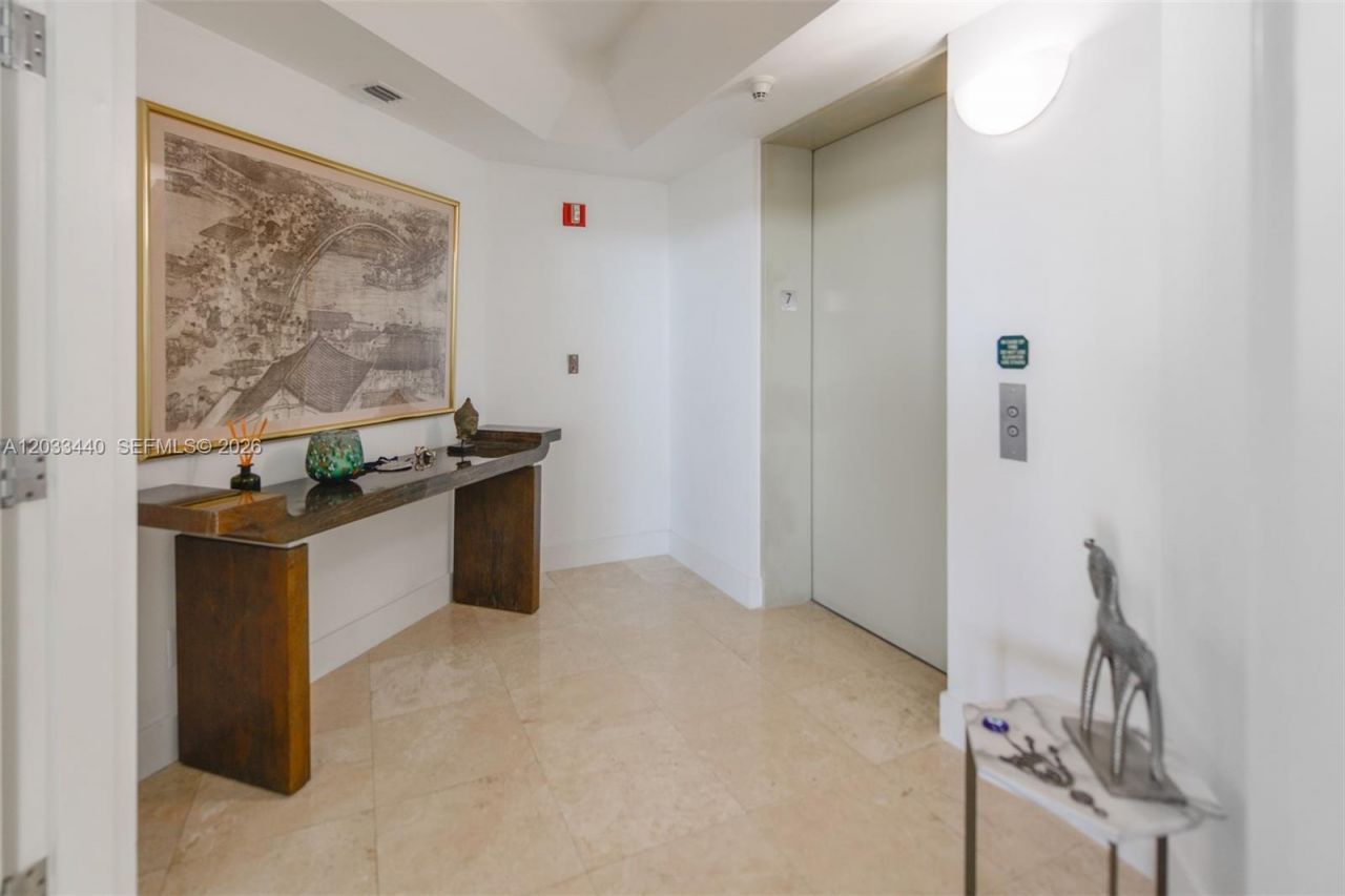 21050 Point Pl , Unit 702, Aventura, FL 33180 Photo