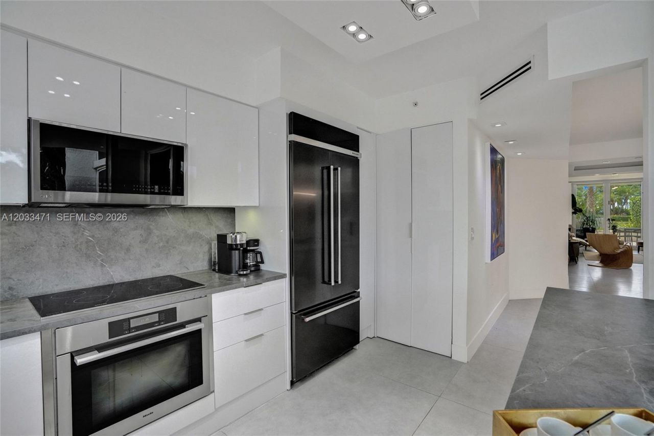 19111 Collins Ave , Unit 102, Sunny Isles Beach, FL 33160 Photo