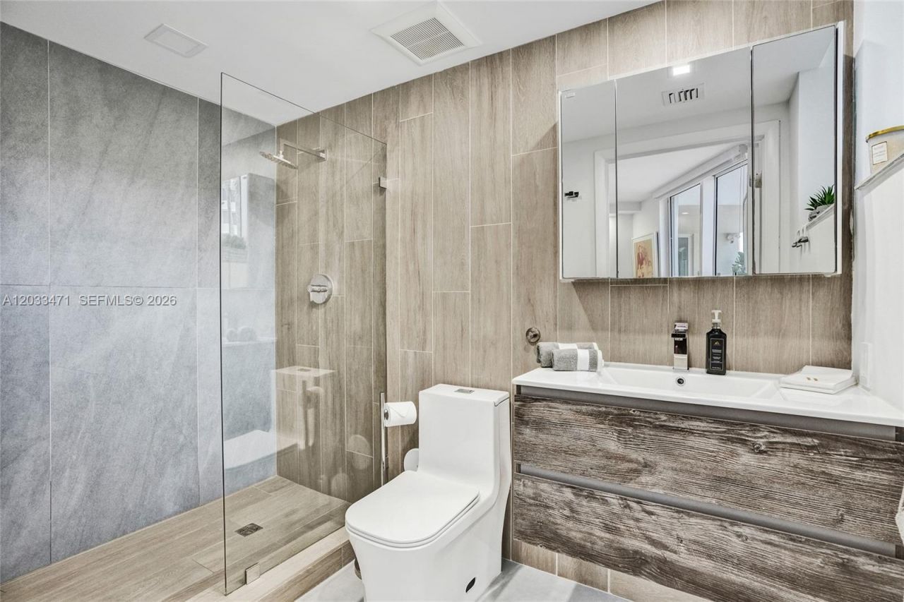 19111 Collins Ave , Unit 102, Sunny Isles Beach, FL 33160 Photo
