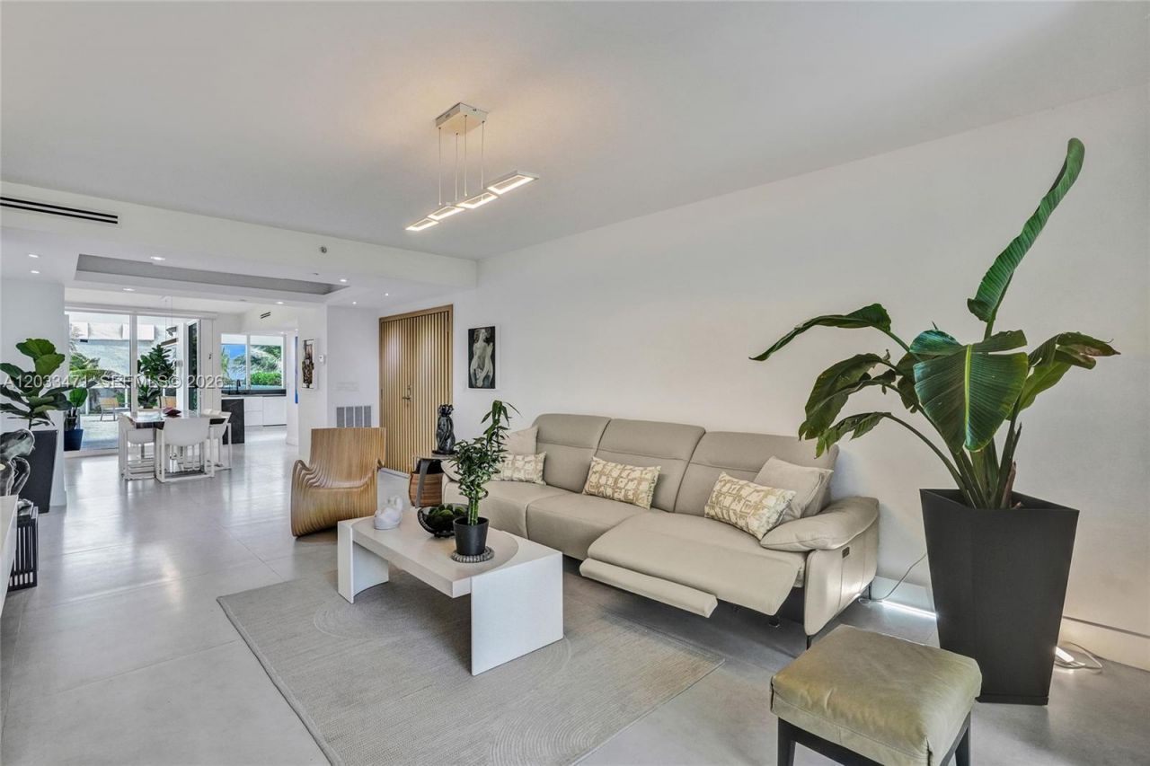 19111 Collins Ave , Unit 102, Sunny Isles Beach, FL 33160 Photo