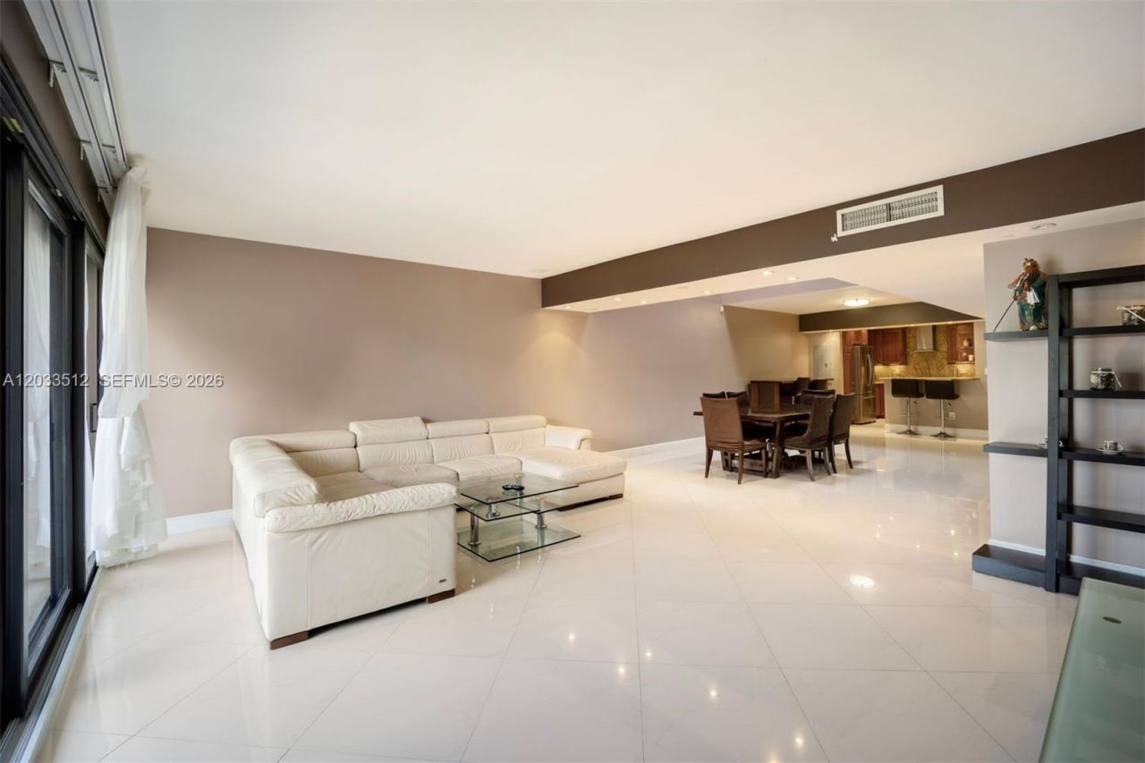 317 Poinciana Dr , Unit 807, Sunny Isles Beach, FL 33160 Photo