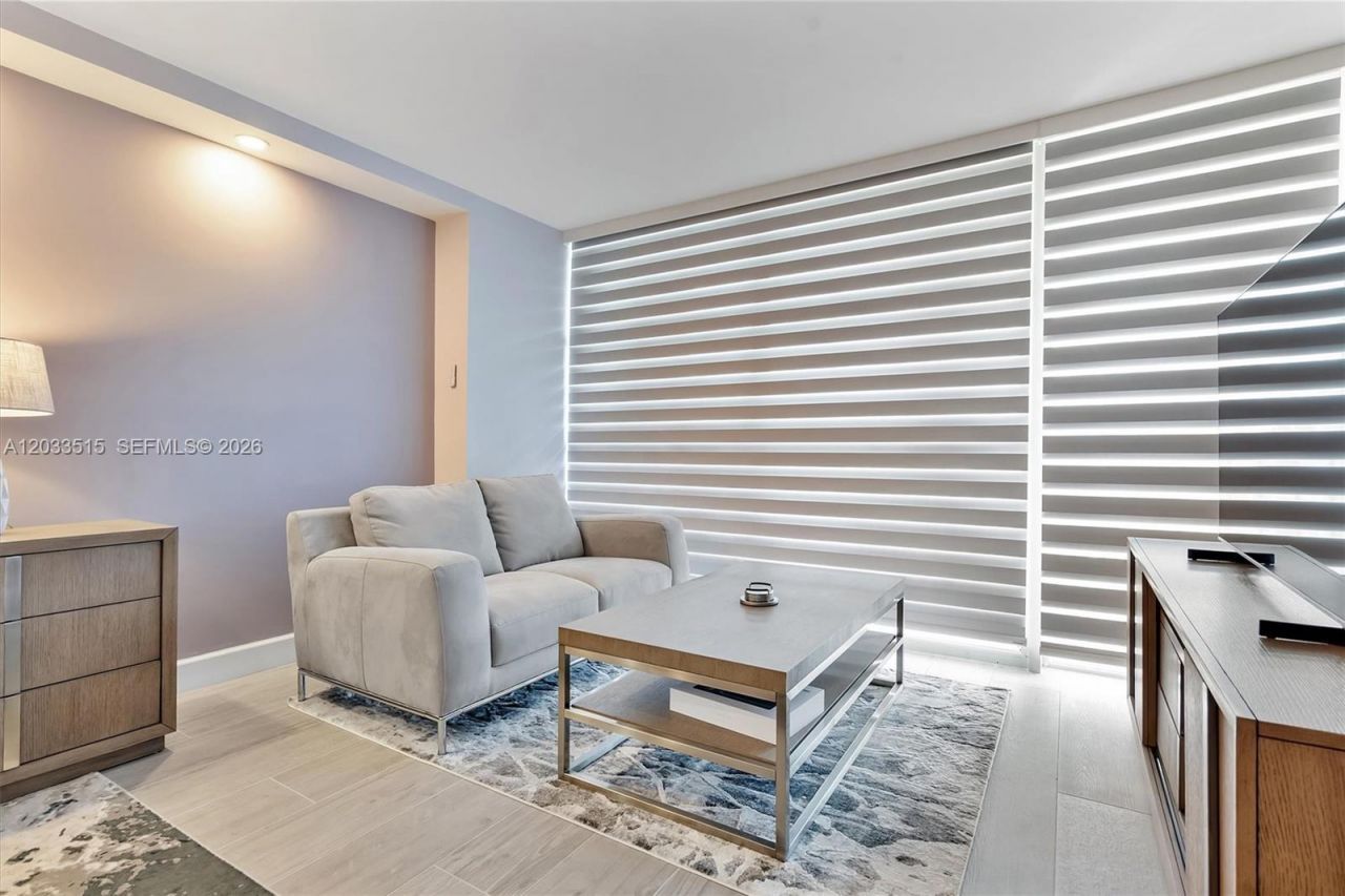 600 Parkview Dr , Unit 815, Hallandale Beach, FL 33009 Photo