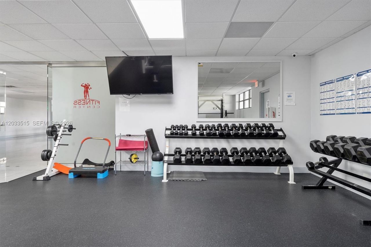 600 Parkview Dr , Unit 815, Hallandale Beach, FL 33009 Photo
