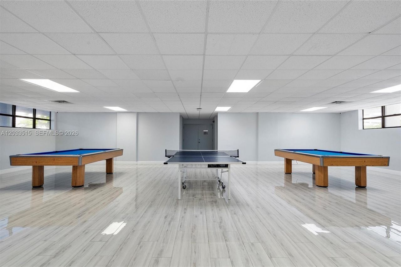 600 Parkview Dr , Unit 815, Hallandale Beach, FL 33009 Photo