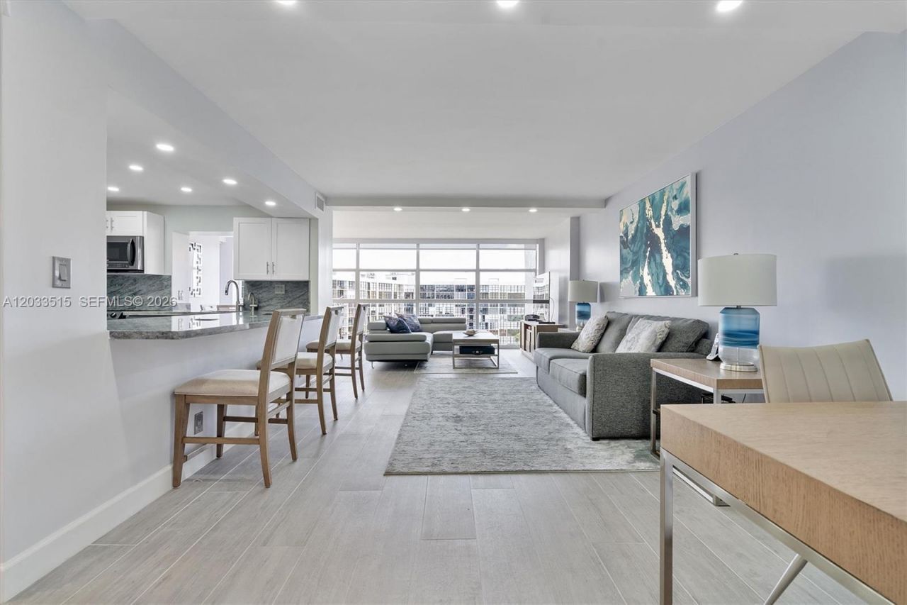 600 Parkview Dr , Unit 815, Hallandale Beach, FL 33009 Photo
