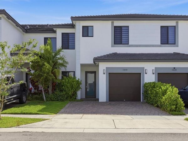 13642 SW 157th PL , Miami, FL 33196