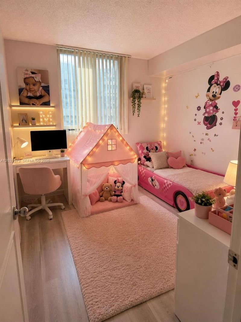 5091 NW 7th St , Unit 906, Miami, FL 33126 Photo