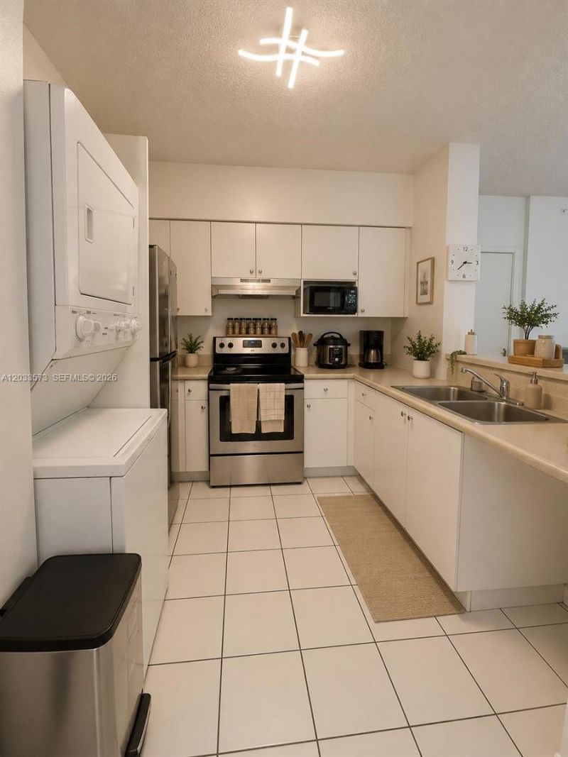 5091 NW 7th St , Unit 906, Miami, FL 33126 Photo