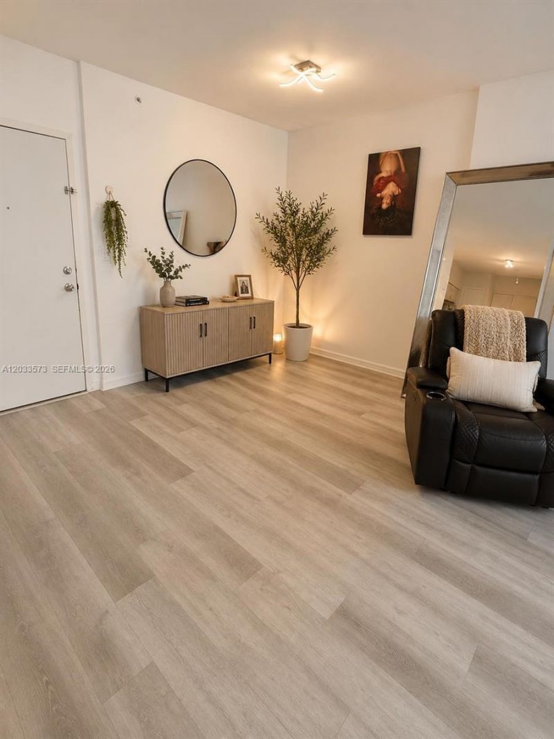 5091 NW 7th St , Unit 906, Miami, FL 33126 Photo