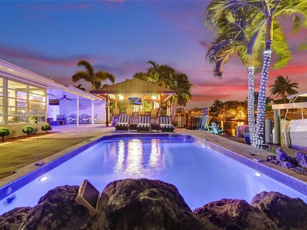 200 SE 3rd St , Pompano Beach, FL 33060