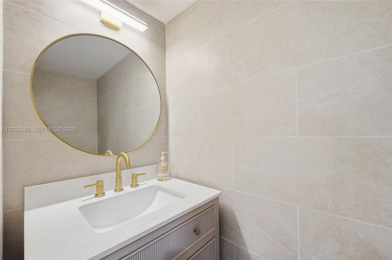 17800 Atlantic Blvd , Unit PH3, Sunny Isles Beach, FL 33160 Photo