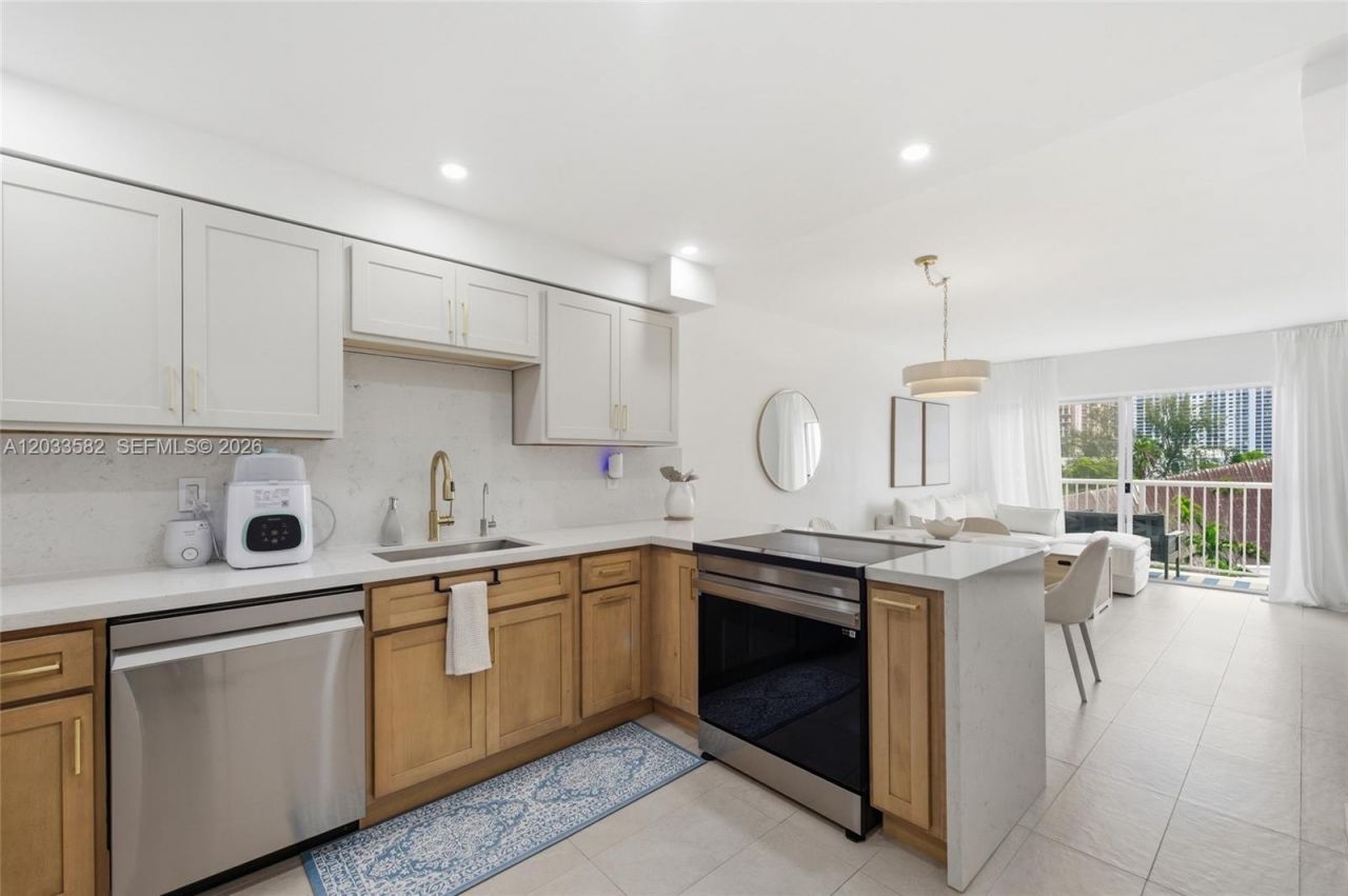 17800 Atlantic Blvd , Unit PH3, Sunny Isles Beach, FL 33160 Photo
