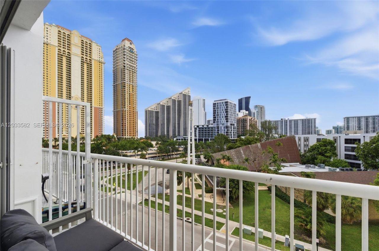 17800 Atlantic Blvd , Unit PH3, Sunny Isles Beach, FL 33160 Photo