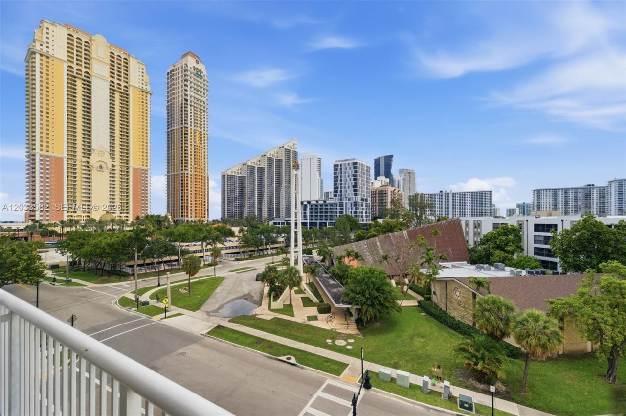 17800 Atlantic Blvd , Unit PH3, Sunny Isles Beach, FL 33160 Photo