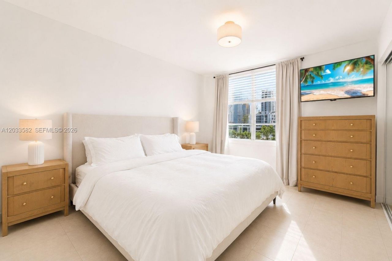 17800 Atlantic Blvd , Unit PH3, Sunny Isles Beach, FL 33160 Photo