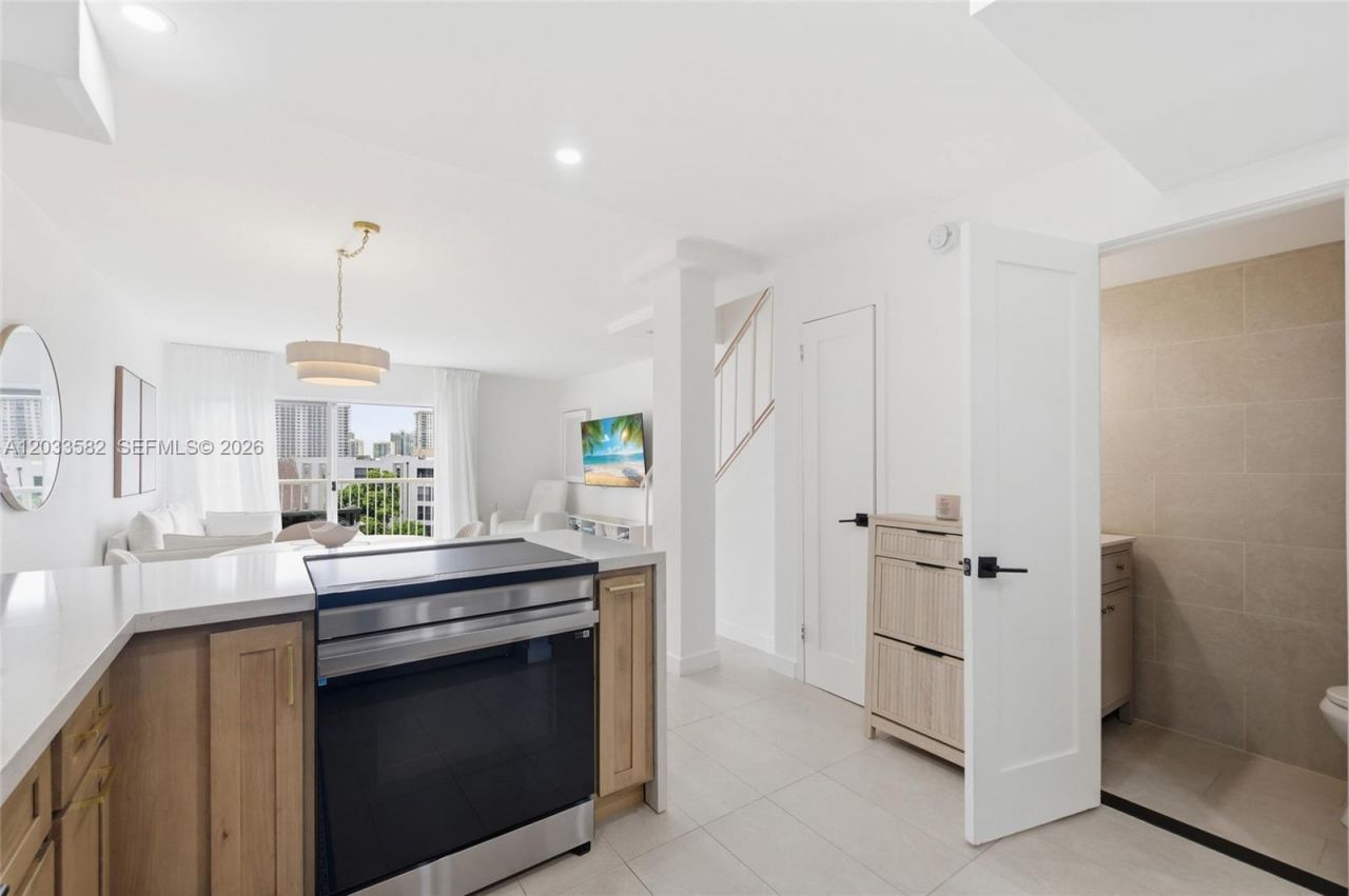 17800 Atlantic Blvd , Unit PH3, Sunny Isles Beach, FL 33160 Photo