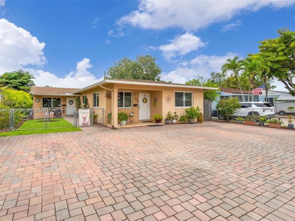 247 NW 51st Ave , Miami, FL 33126
