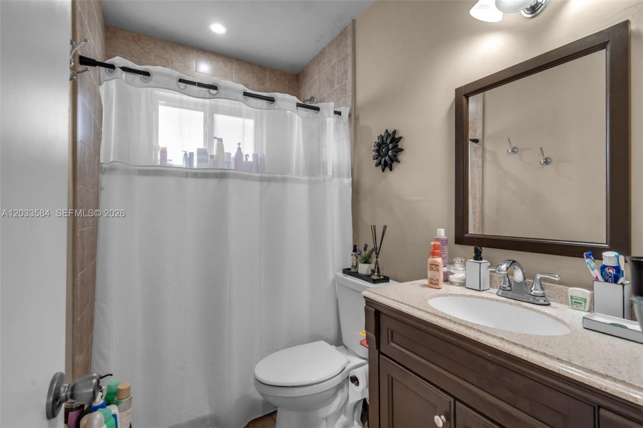247 NW 51st Ave , Miami, FL 33126 Photo