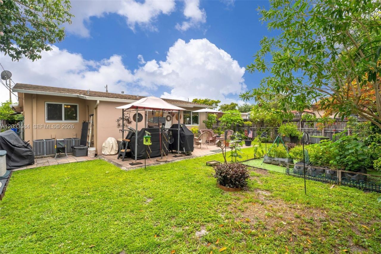 247 NW 51st Ave , Miami, FL 33126 Photo