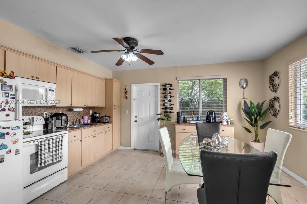 247 NW 51st Ave , Miami, FL 33126 Photo