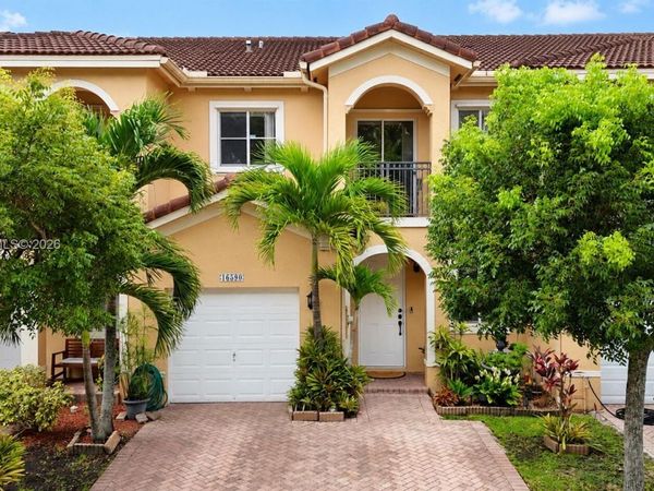 16590 SW 70th St , Miami, FL 33193
