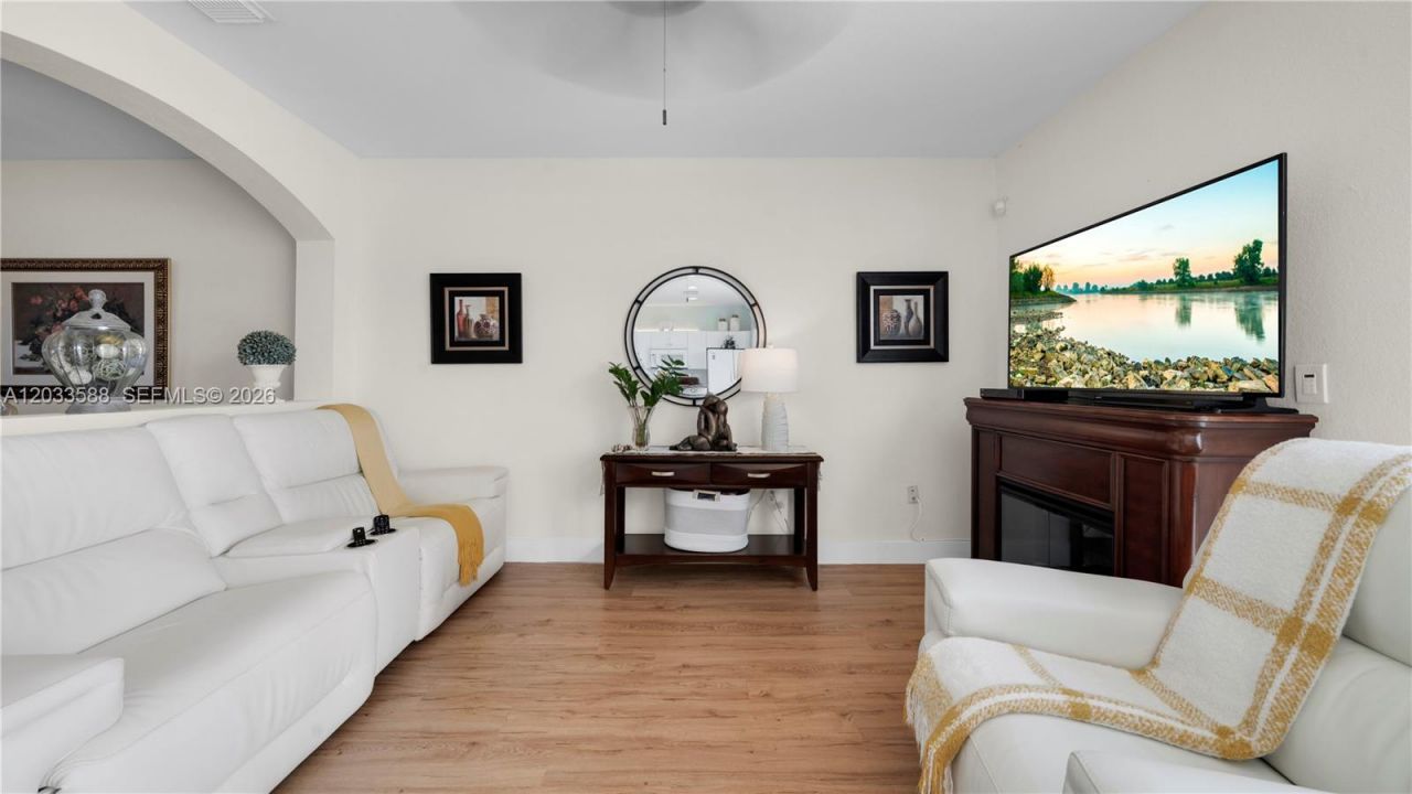16590 SW 70th St , Miami, FL 33193 Photo