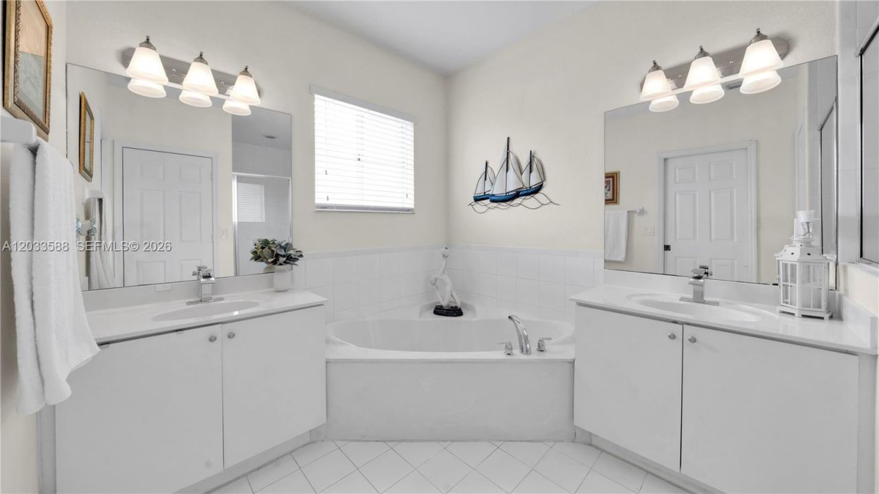 16590 SW 70th St , Miami, FL 33193 Photo