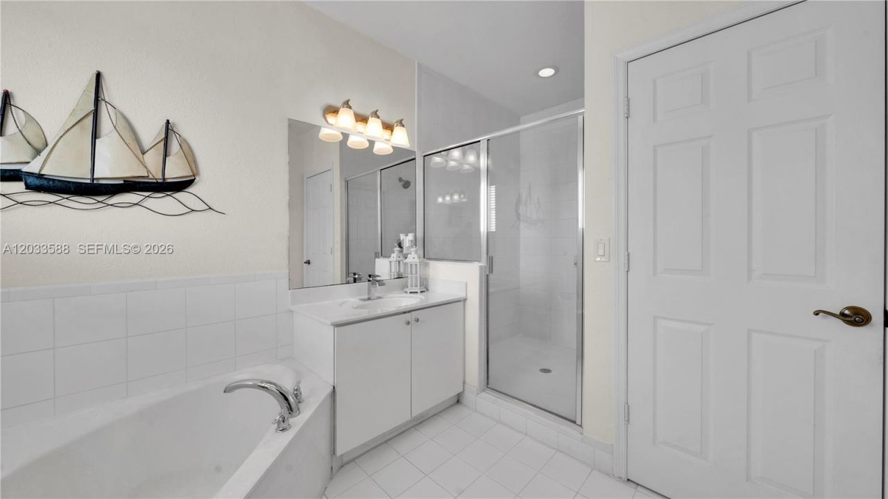 16590 SW 70th St , Miami, FL 33193 Photo