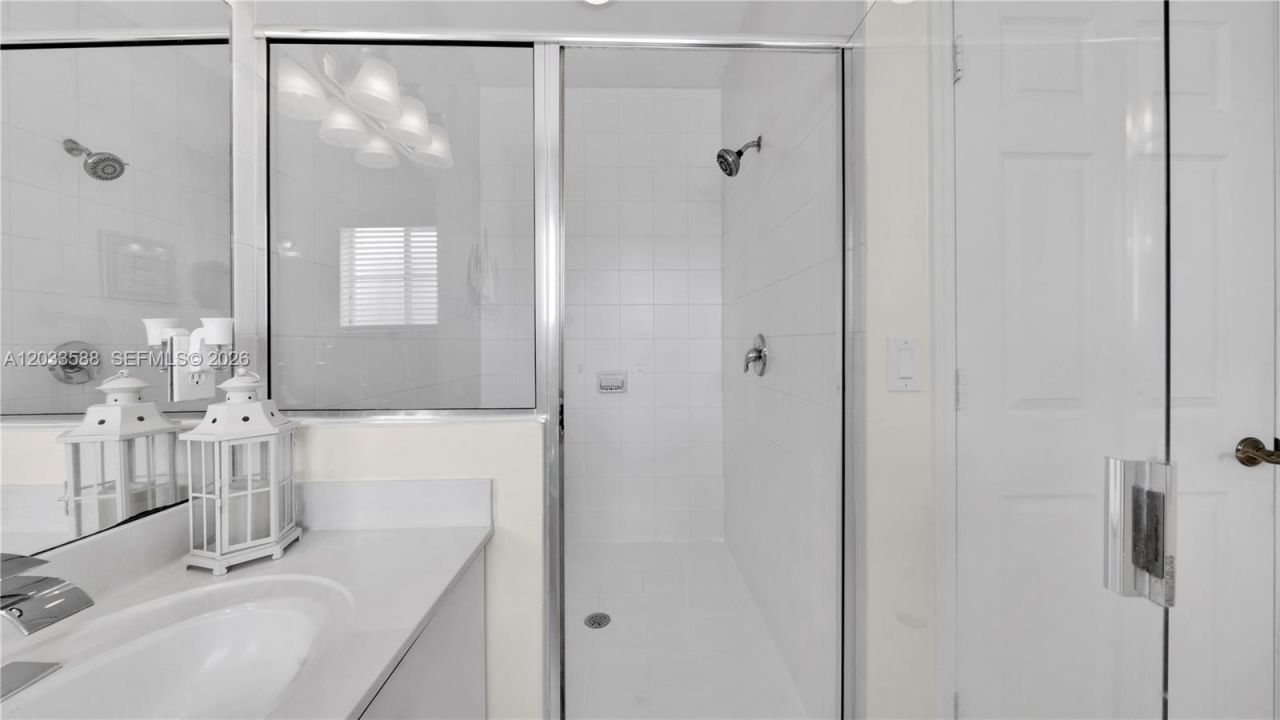 16590 SW 70th St , Miami, FL 33193 Photo