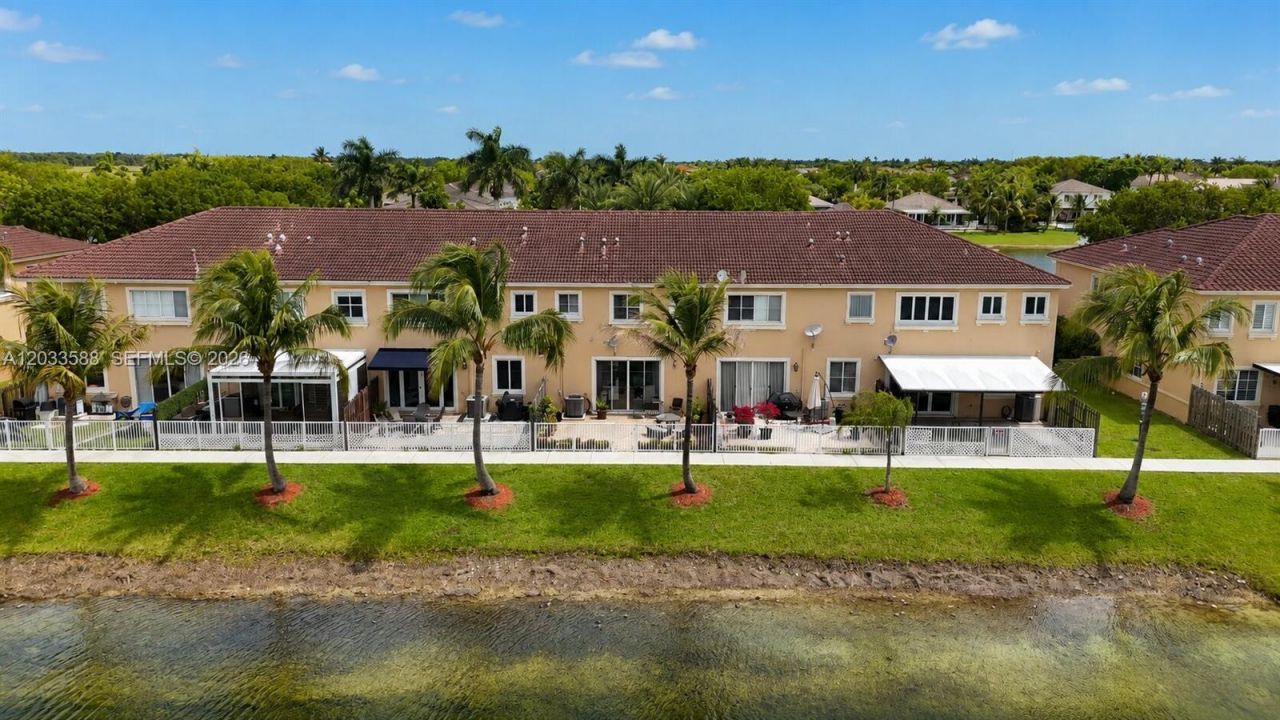16590 SW 70th St , Miami, FL 33193 Photo