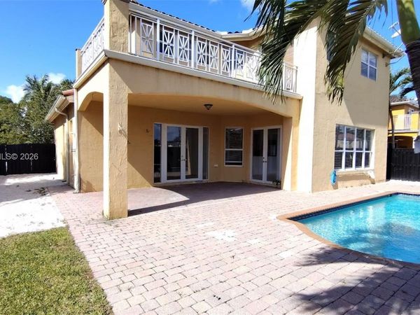 6743 SW 163rd Pl , Miami, FL 33193